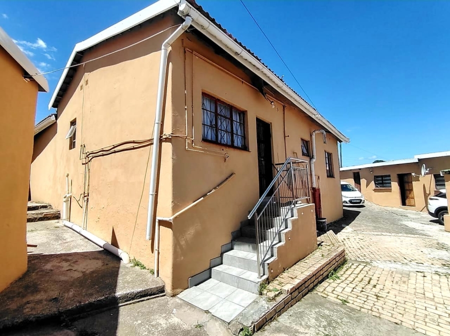 6 Bedroom Property for Sale in Zwelitsha Zone 6 Eastern Cape